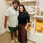 Solange Gomes Instagram - Sou fã dos produtos da @o.ikos e ontem fui pessoalmente visitar a sede da empresa aqui no Rio de Janeiro e participei da live da Shopee. #publi #casa Você também ama comprar produtos incríveis para o seu lar?