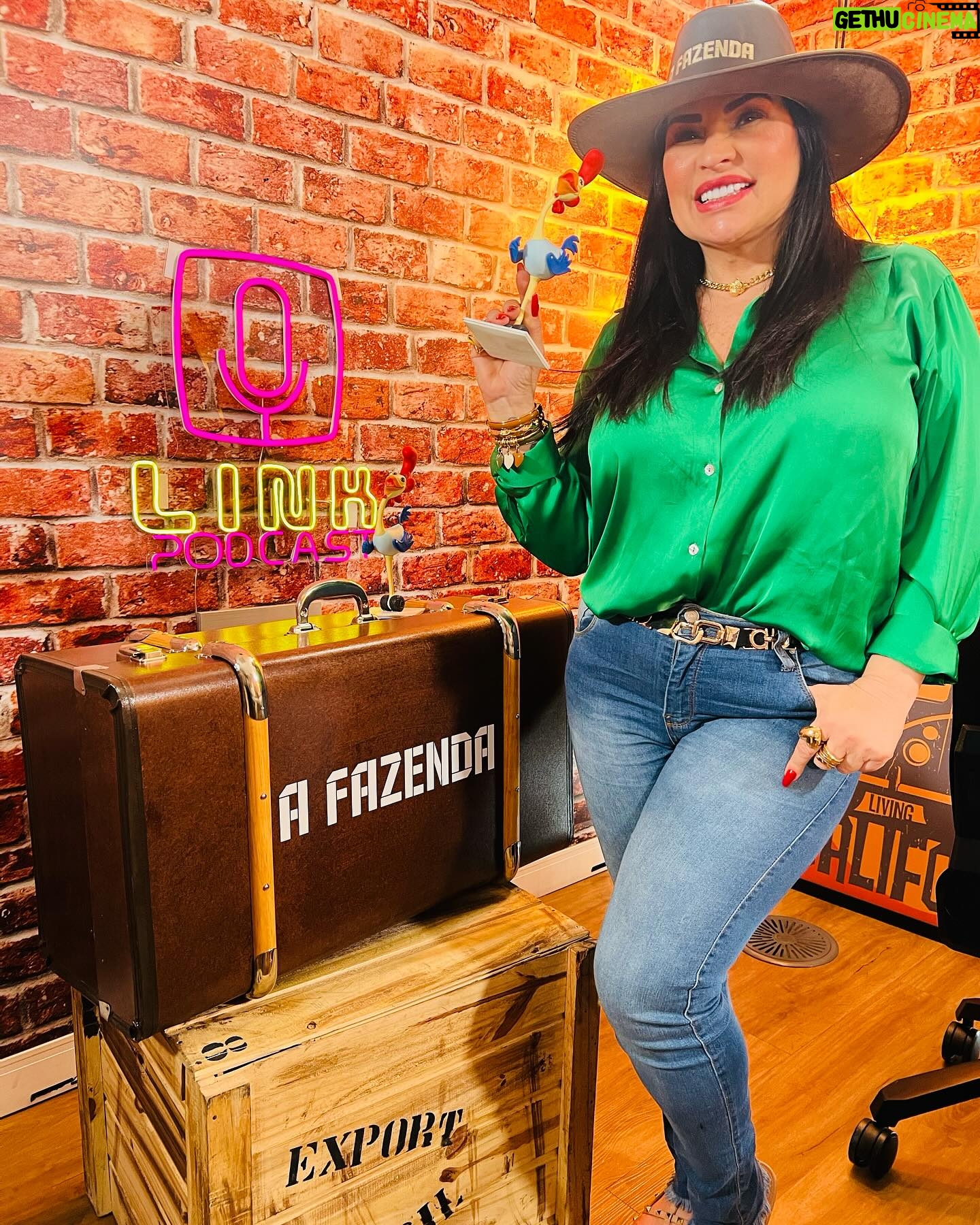 Solange Gomes Instagram - Finalmente, coloquei o chapéu de fazendeira na cabeça 🤦🏻♀️ o importante é acreditar e não perder as esperanças 😂 mesmo quando o jogo acaba. @linkpodcastoficial