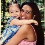 Solange Gomes Instagram – O #tbt de hoje não poderia ser diferente. Essas fotos nós fizemos para divulgação do aniversário da @stephaniegomees de 1 aninho, fevereiro de 2000. Ela é a minha “Grande Conquista”. 🫶🏼 E esse bracinho fofo? Mamãe ama muito.
