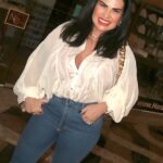 Solange Gomes Instagram - Aquele passeio de sexta. 💁🏻‍♀️Meu cabelo está crescendo, estou em dúvida se corto novamente ou deixo crescer um pouco mais. O que acham?