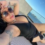 Solange Gomes Instagram – Desaprendi de fazer foto sensual 🤷🏻‍♀️🥺🤣 Ficou flopad@ essa, não acham? 
Local : @lshbyown 
@liberadojunior 
Body @melanina_carioca_moda_praia