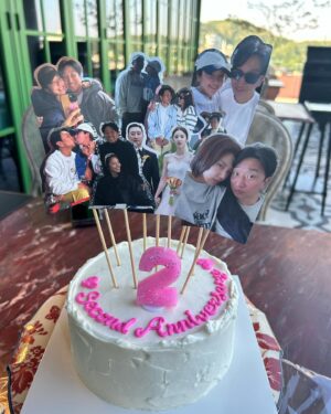 Son Dam-bi Instagram - 2nd Anniversary❤️
벌써 2주년이라니
늘 나에게 행복을 주는 내 남편☺️
지금이 나의 황금기야
감사하고 사랑해 🤞🏻
지금처럼 행복하게 고고하자♥️😘
