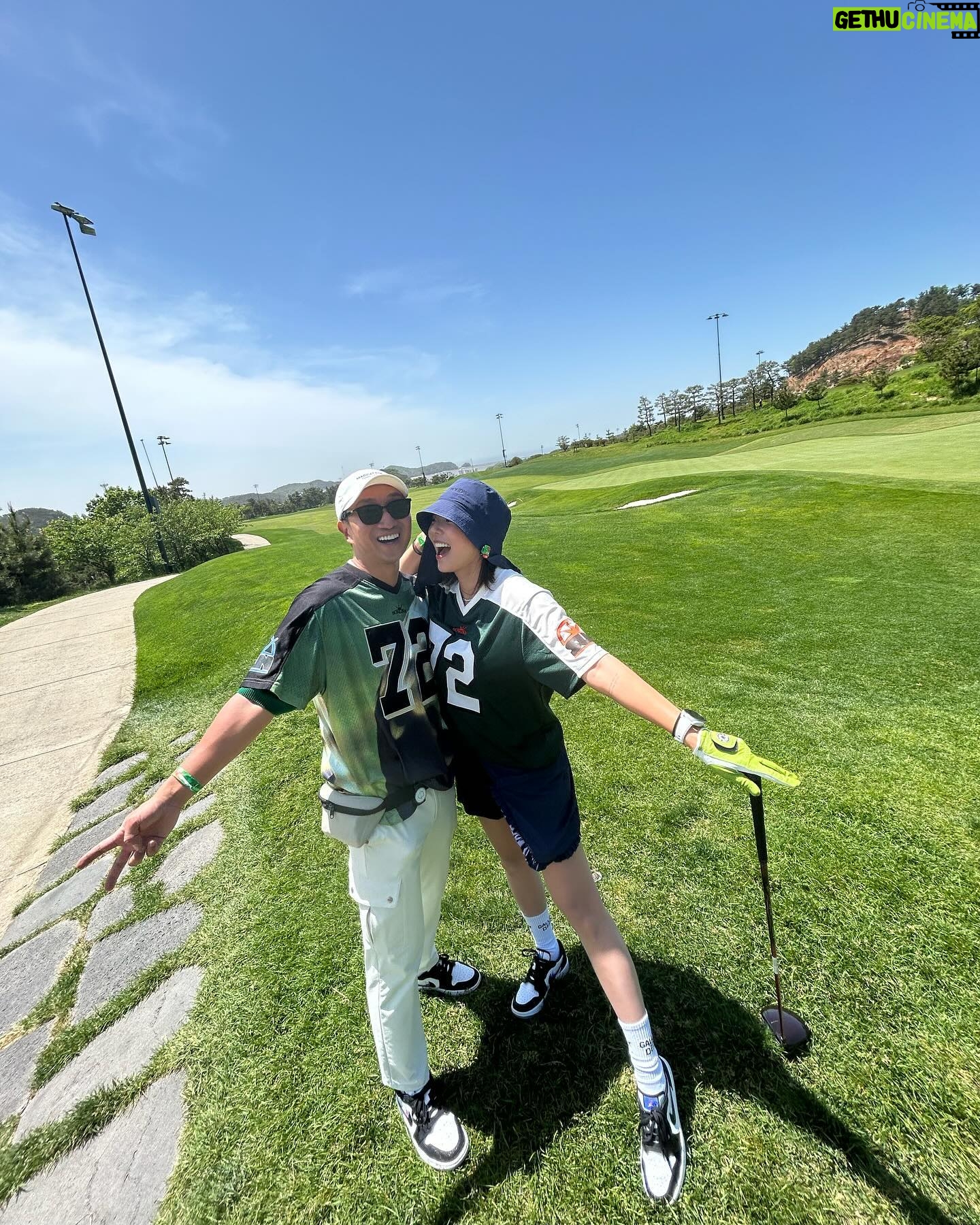 Son Dam-bi Instagram - 아픈 걸 모두 잊게 하는 7th 그린컵 데이🌸⛳️ 모든 게 완벽했다 너무 고생한 언니에게 박수를👏👏♥️ @limji0509 @thegreencup.official
