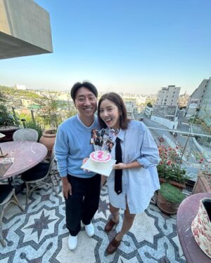 Son Dam-bi Instagram - 2nd Anniversary❤️
벌써 2주년이라니
늘 나에게 행복을 주는 내 남편☺️
지금이 나의 황금기야
감사하고 사랑해 🤞🏻
지금처럼 행복하게 고고하자♥️😘
