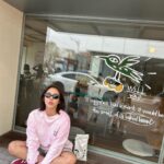 Son Dam-bi Instagram - 냉삼을 먹고 커피를 마신다🤣 날이 좋아서🙈🙈