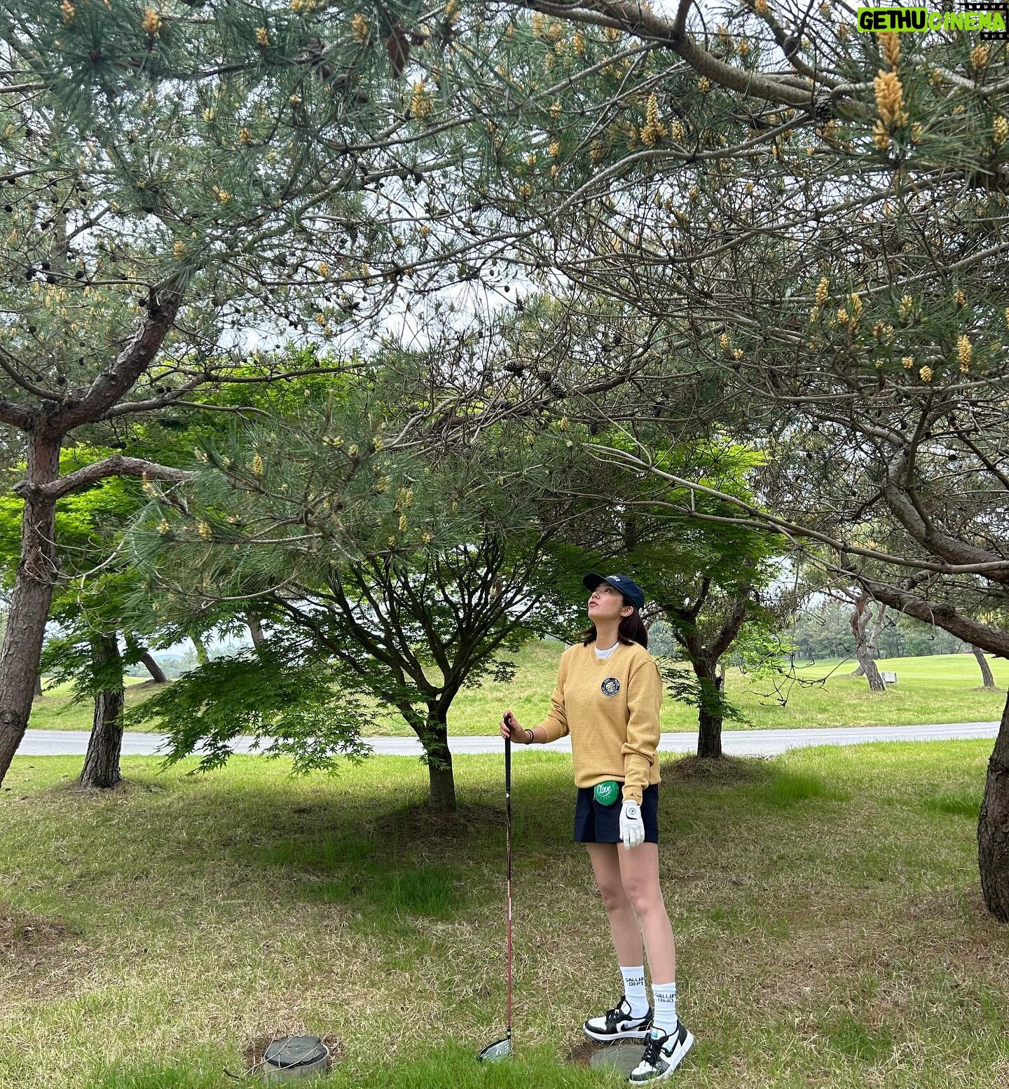 Son Dam-bi Instagram - 자상한 남편 덕분에 행복한 라운딩🏌🏻♀️⛳️ 수잔 언니 너무 땡큐😘😘 @misspark130