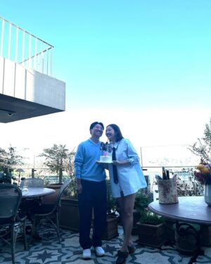 Son Dam-bi Instagram - 2nd Anniversary❤️
벌써 2주년이라니
늘 나에게 행복을 주는 내 남편☺️
지금이 나의 황금기야
감사하고 사랑해 🤞🏻
지금처럼 행복하게 고고하자♥️😘