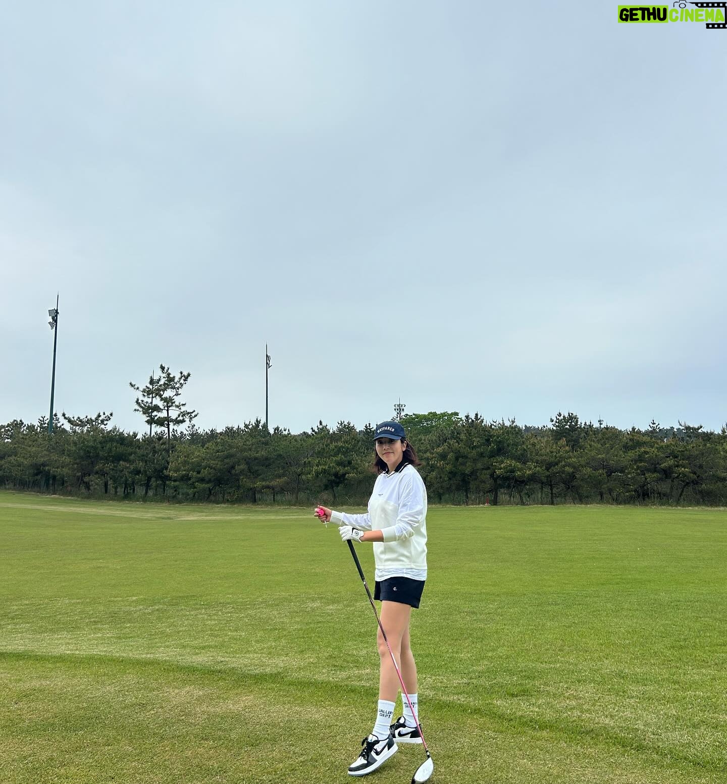 Son Dam-bi Instagram - 자상한 남편 덕분에 행복한 라운딩🏌🏻♀️⛳️ 수잔 언니 너무 땡큐😘😘 @misspark130
