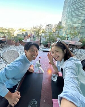 Son Dam-bi Instagram - 2nd Anniversary❤️
벌써 2주년이라니
늘 나에게 행복을 주는 내 남편☺️
지금이 나의 황금기야
감사하고 사랑해 🤞🏻
지금처럼 행복하게 고고하자♥️😘
