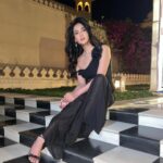 Sonal Chauhan Instagram – 🖤♟️ 🖤
.
.
.
.
.
.
.
.
.
.
.
.
Wearing @deme_love_ 
Hair by @tejisinghofficial 
#love #sonalchauhan