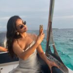 Sonal Chauhan Instagram – Which one would you as the cover picture ?
🌅 🌊🧜‍♀️ 
#love #sonalchauhan #gold #sunset