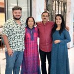 Sonal Kaushal Instagram - Trying to make my Parents proud every single day! Their support made me what I am today and their appreciation will make me reach higher goals. Their Love is unmatched! @asliutkarsh being my most versatile pillar of support with his unique way of guiding me in every situation ❤️ There can be no one like you Love! I love you so much 🥹 Nothing else matters.. Thank you so much @musaafer.india for hosting us for the super delicious Sunday Brunch ❤️