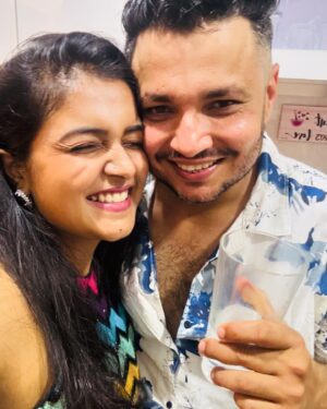 Sonal Kaushal Instagram - Aapka pyaar, mera tyohaar ❤️
3Million YouTube
2Million Instagram 
The Family is growing and I don’t think I can be happier 🥹
#PyaarYou

Thank you so much to my biggest support and cheerleader @asliutkarsh, my family and my most loving friends ❤️❤️
Missed so many people who couldn’t make it. Love to all ALWAYS ☺️