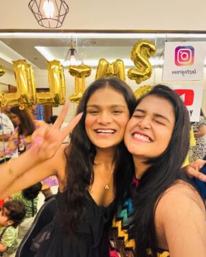 Sonal Kaushal Instagram - Aapka pyaar, mera tyohaar ❤️
3Million YouTube
2Million Instagram 
The Family is growing and I don’t think I can be happier 🥹
#PyaarYou

Thank you so much to my biggest support and cheerleader @asliutkarsh, my family and my most loving friends ❤️❤️
Missed so many people who couldn’t make it. Love to all ALWAYS ☺️