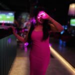 Sonal Kaushal Instagram – Blurry nights in pink spirits 🩷 🎀

Dress @urbanic_in 
📸 @asliutkarsh
