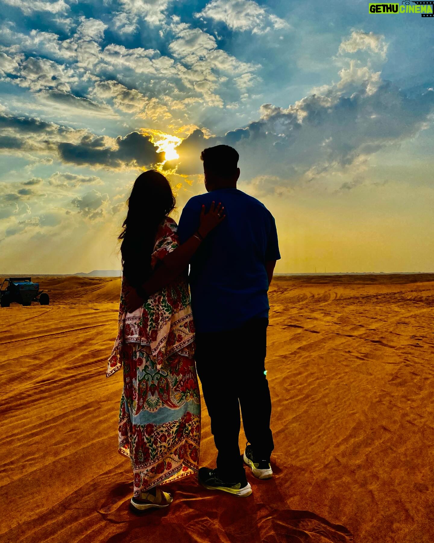 Sonal Kaushal Instagram - Day 1 at Dubai ~ Desert Safari with @arabianexpeditiondubai. Creating memories β€οΈ PS: I wish, for every wife, handling husbands was as easy as the first picture πππ #dubai #dubai2023 #familyholiday