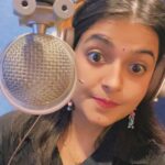 Sonal Kaushal Instagram - Who is looking at you? Is it me or the Mic? 🎙️