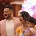 Sonal Kaushal Instagram - Hamari chhoti si Family ❤️ Thank you everyone for the most lovely wishes on our baby’s birthday 😃💗 Jewellery by @kgopl.jewellery Siara’s baby jewellery by @clementinee.in 👗 @vivababe_rent #BabyBali #themotormouthcouple