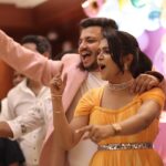 Sonal Kaushal Instagram - Hamari chhoti si Family ❤️ Thank you everyone for the most lovely wishes on our baby’s birthday 😃💗 Jewellery by @kgopl.jewellery Siara’s baby jewellery by @clementinee.in 👗 @vivababe_rent #BabyBali #themotormouthcouple