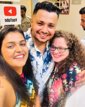 Sonal Kaushal Instagram - Aapka pyaar, mera tyohaar ❤️
3Million YouTube
2Million Instagram 
The Family is growing and I don’t think I can be happier 🥹
#PyaarYou

Thank you so much to my biggest support and cheerleader @asliutkarsh, my family and my most loving friends ❤️❤️
Missed so many people who couldn’t make it. Love to all ALWAYS ☺️