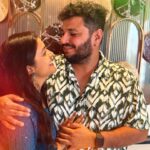 Sonal Kaushal Instagram - Trying to make my Parents proud every single day! Their support made me what I am today and their appreciation will make me reach higher goals. Their Love is unmatched! @asliutkarsh being my most versatile pillar of support with his unique way of guiding me in every situation ❤️ There can be no one like you Love! I love you so much 🥹 Nothing else matters.. Thank you so much @musaafer.india for hosting us for the super delicious Sunday Brunch ❤️