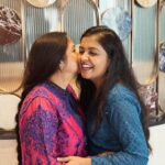 Sonal Kaushal Instagram - Trying to make my Parents proud every single day! Their support made me what I am today and their appreciation will make me reach higher goals. Their Love is unmatched! @asliutkarsh being my most versatile pillar of support with his unique way of guiding me in every situation ❤️ There can be no one like you Love! I love you so much 🥹 Nothing else matters.. Thank you so much @musaafer.india for hosting us for the super delicious Sunday Brunch ❤️