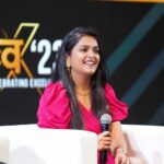 Sonal Kaushal Instagram - Just me being the happiest on the stage! Discussing about the Creator Economy at Prabhav’23 for Rigi 😀❤️ #themotormouth #creator