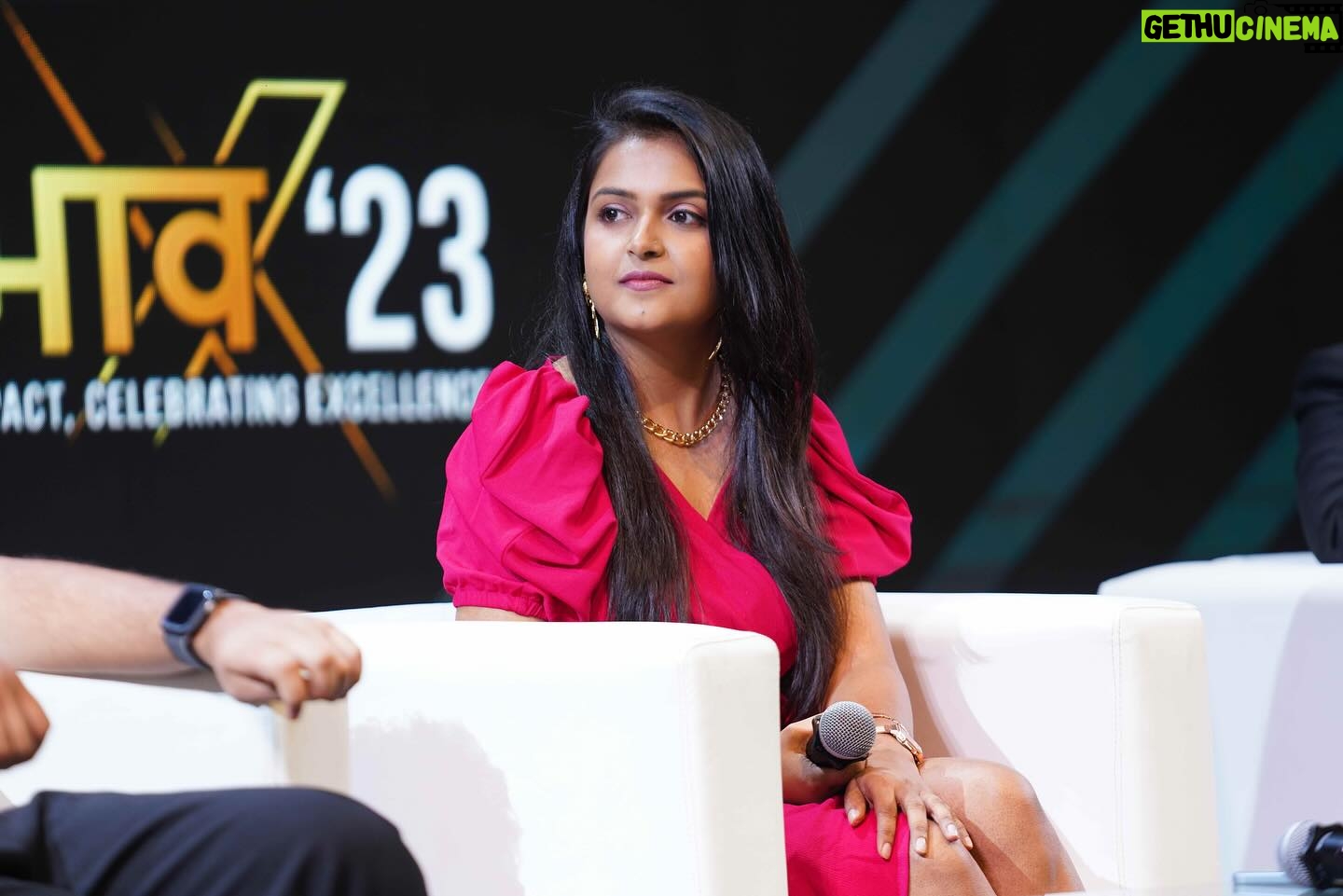 Sonal Kaushal Instagram - Just me being the happiest on the stage! Discussing about the Creator Economy at Prabhav’23 for Rigi 😀❤️ #themotormouth #creator
