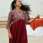 Sonal Kaushal Instagram – Hello Moto 😅😂🤪 3 million subscribers ki khushi mein phool gayi hun 🤩💖
#pyaaaryou