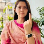 Sonalee Kulkarni Instagram – The face is of pride! 

I’m proud to have fulfilled my responsibility. 
Have done it yet? 

कर्तव्य आणि अधिकार – नाण्याच्या दोन बाजू. 
कर्तव्य पार पाडल्या शिवाय अधिकार मिळत नाही. 
लक्षात असूद्या. मतदान करा. #castyourvote