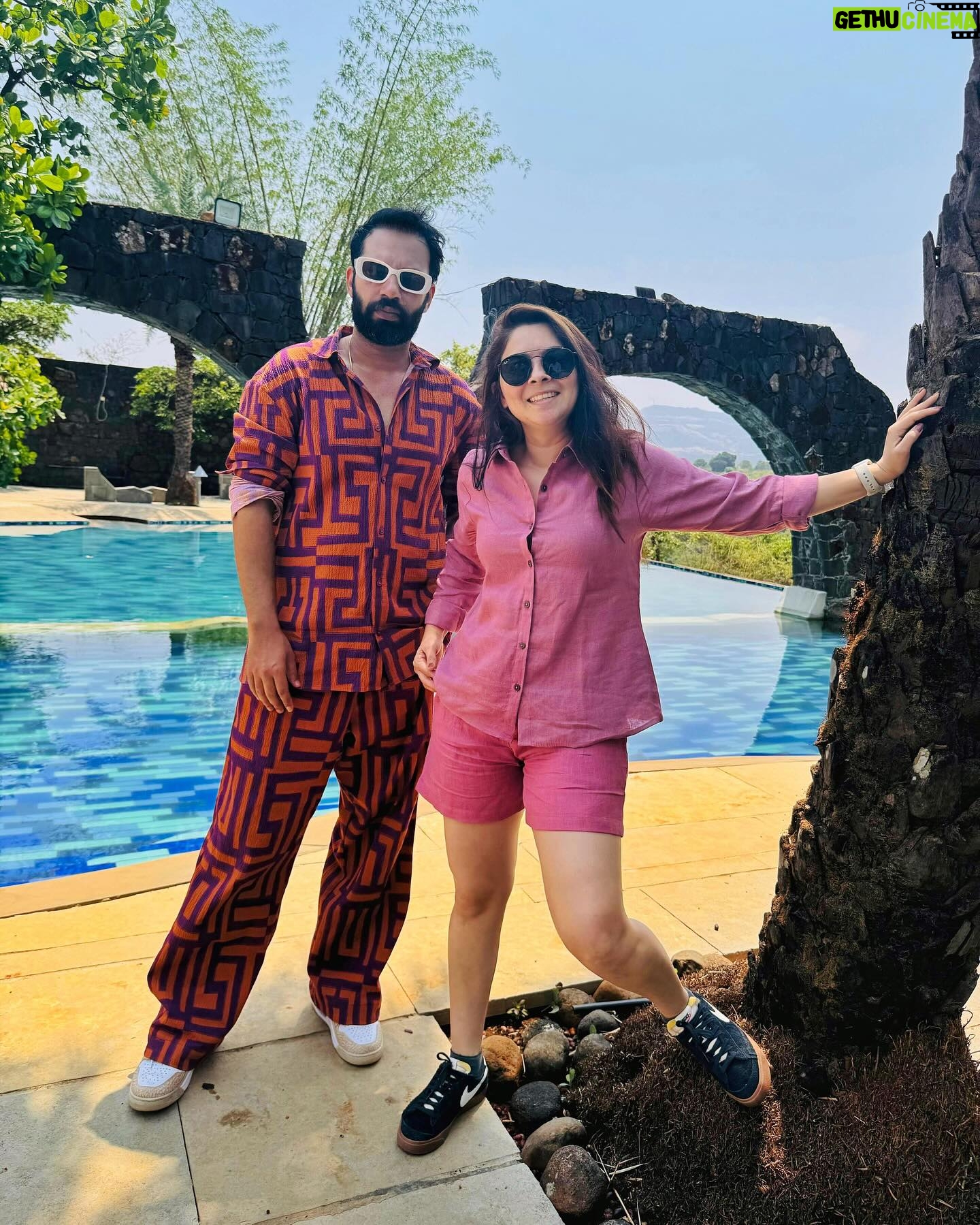 Sonalee Kulkarni Instagram - Fun = Family Friends 🌻 Was a happy birthday indeed 😇 Thank you @kondantheretreat for hosting us! #sonaleekulkarni #marathimulgi #happiness #family #friends #staycation #birthday #love #familytime ❤️