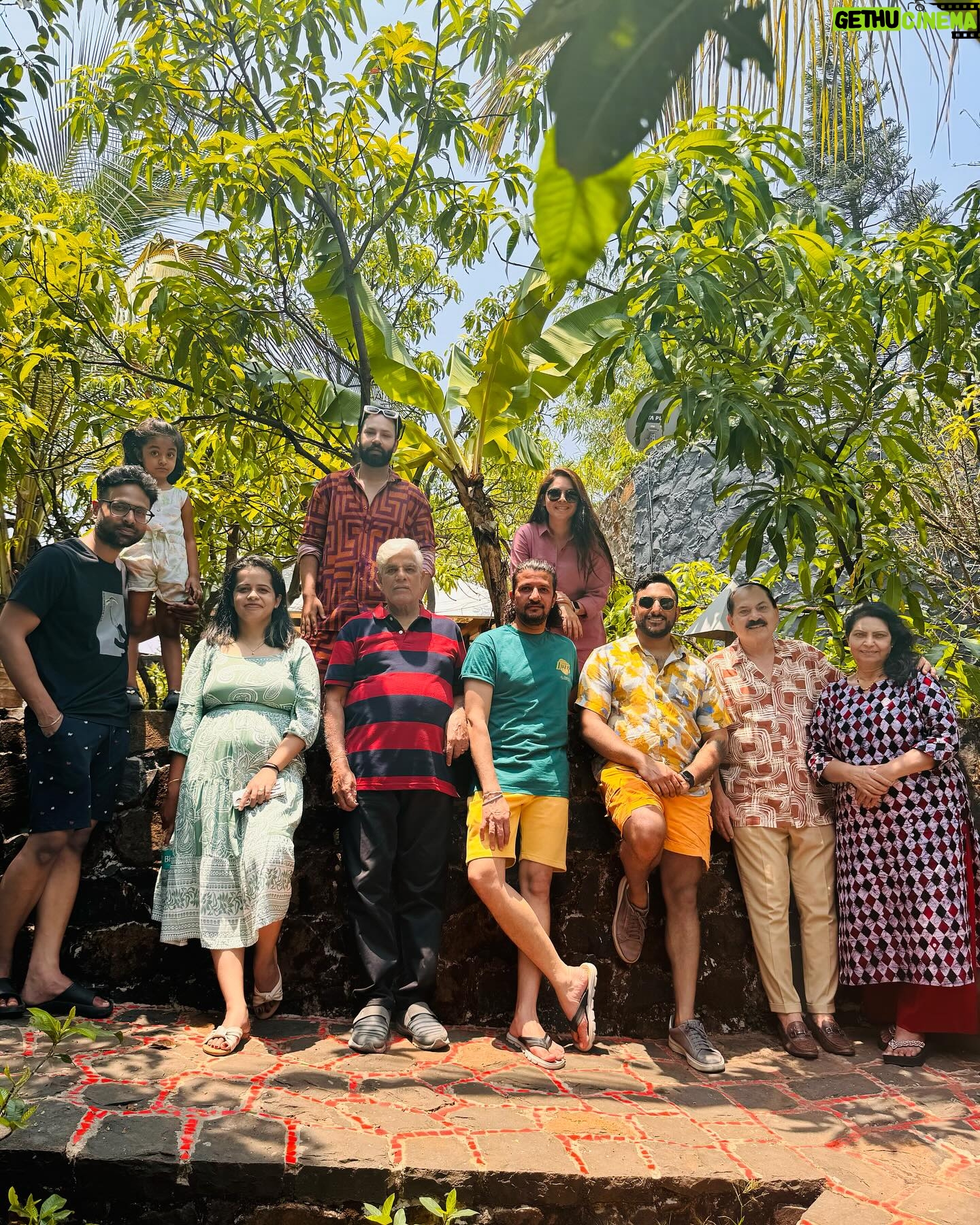 Sonalee Kulkarni Instagram - Fun = Family Friends 🌻 Was a happy birthday indeed 😇 Thank you @kondantheretreat for hosting us! #sonaleekulkarni #marathimulgi #happiness #family #friends #staycation #birthday #love #familytime ❤️