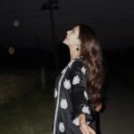 Sonam Bajwa Instagram - Kiddan??