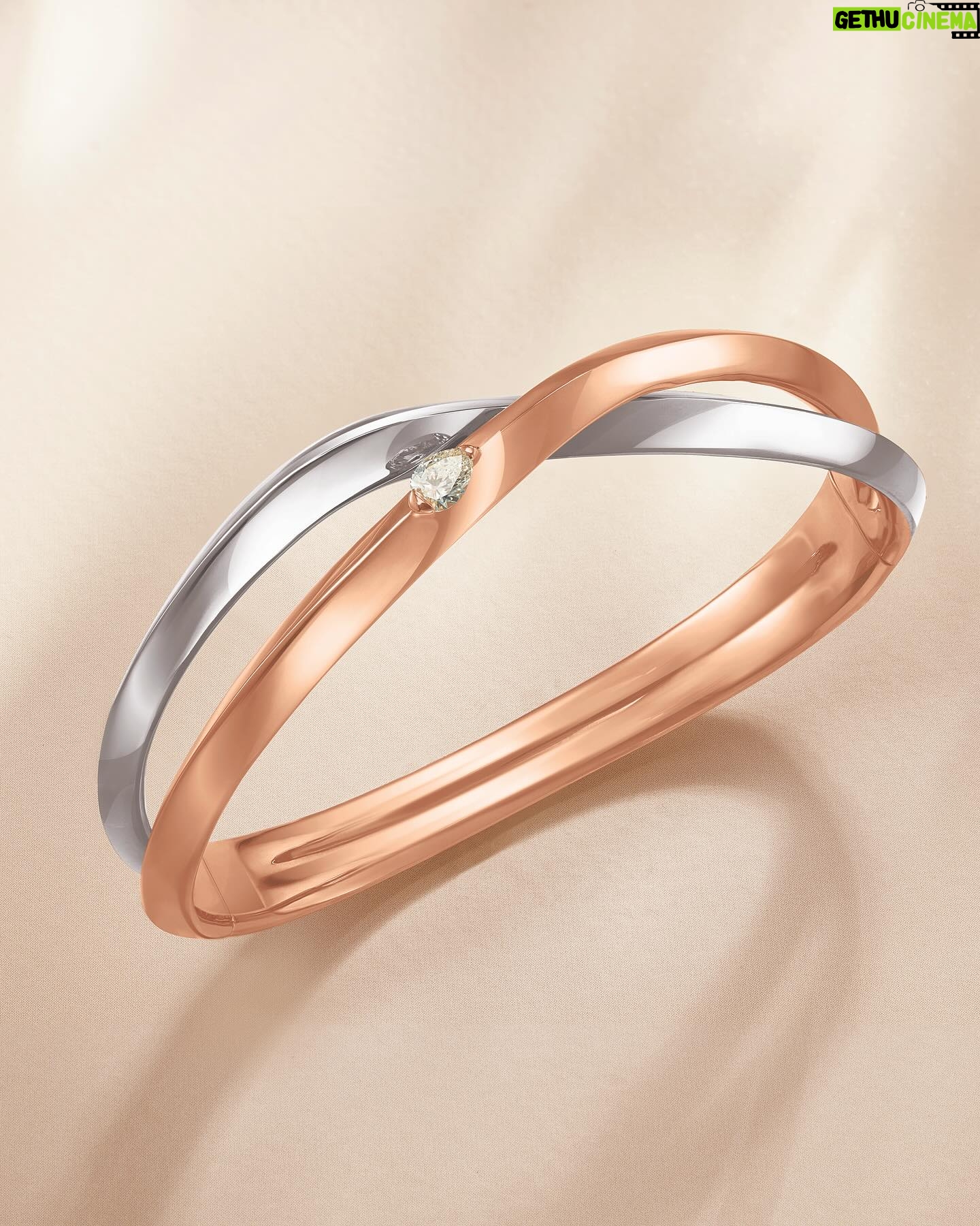 Sonam Kapoor Instagram - Embark on a journey of self-expression with Zoya’s My Embrace, an iconic symbol of a self-hug expressed with sculptural finesse. Each piece is a celebration of my unique story. Looks chic whether worn solo or stacked! #Alive #MyEmbrace #ZoyaAutographCollection #ZoyaJewels #TheDiamondBoutique #ZoyaATATAproduct #Zoya @zoyajewels”