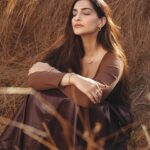 Sonam Kapoor Instagram - Embark on a journey of self-expression with Zoya’s My Embrace, an iconic symbol of a self-hug expressed with sculptural finesse. Each piece is a celebration of my unique story. Looks chic whether worn solo or stacked! #Alive #MyEmbrace #ZoyaAutographCollection #ZoyaJewels #TheDiamondBoutique #ZoyaATATAproduct #Zoya @zoyajewels”