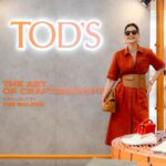Sonam Kapoor Instagram - Excited to be here at the opening of @tods store in @jioworldplaza! Congratulations to Isha @mamamagish on this exquisite addition. Here’s to timeless style and unforgettable moments! 📸 : @sheldon.santos Hair : @bbhiral Make up : @tanvichemburkar Styling : @rheakapoor @abhilashatd Team : @niyatiij @tods @reliancebrandsltd @ajioluxe @jioworldplaza #TodsMumbai #Tods