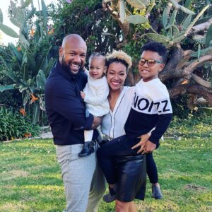 Sonequa Martin-Green Instagram - Hope everybody had a full day giving thanks and love. We did for sure. 🖤 G’nite y’all. (P.S. Much love to brother @raskennethmarcellusgreen and @lsaintvic @shaysaintvictor and @stephaniemos86 who hadn’t arrived yet and weren’t pictured 🥰)