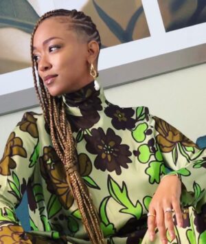 Sonequa Martin-Green Instagram - 💫 ~ THE TALK ~ 💫
____________________________

Dress:  @christianwijnants 
Shoes:  @stuartweitzman 
Earrings:  @mounserstudio 
Rings:  @zarianasjewels 
Makeup:  yours truly 😘
Braids:  @nik_nak_does_hair 
Cut Design:  @drod30_
Styling:  @daniandemmastyle 
____________________________

I had a great time a couple weeks ago on @thetalkcbs , it’s always wonderful hanging with the lovely folks there 🖤 I love you dearly @sherylunderwood and it was great meeting you @elainewelteroth and @amandakloots 🙋🏾‍♀️ Also big congrats to my friend Jerry O’Connell for joining the team.  #thetalk #spacejamanewlegacy #startrekdiscovery #sograteful