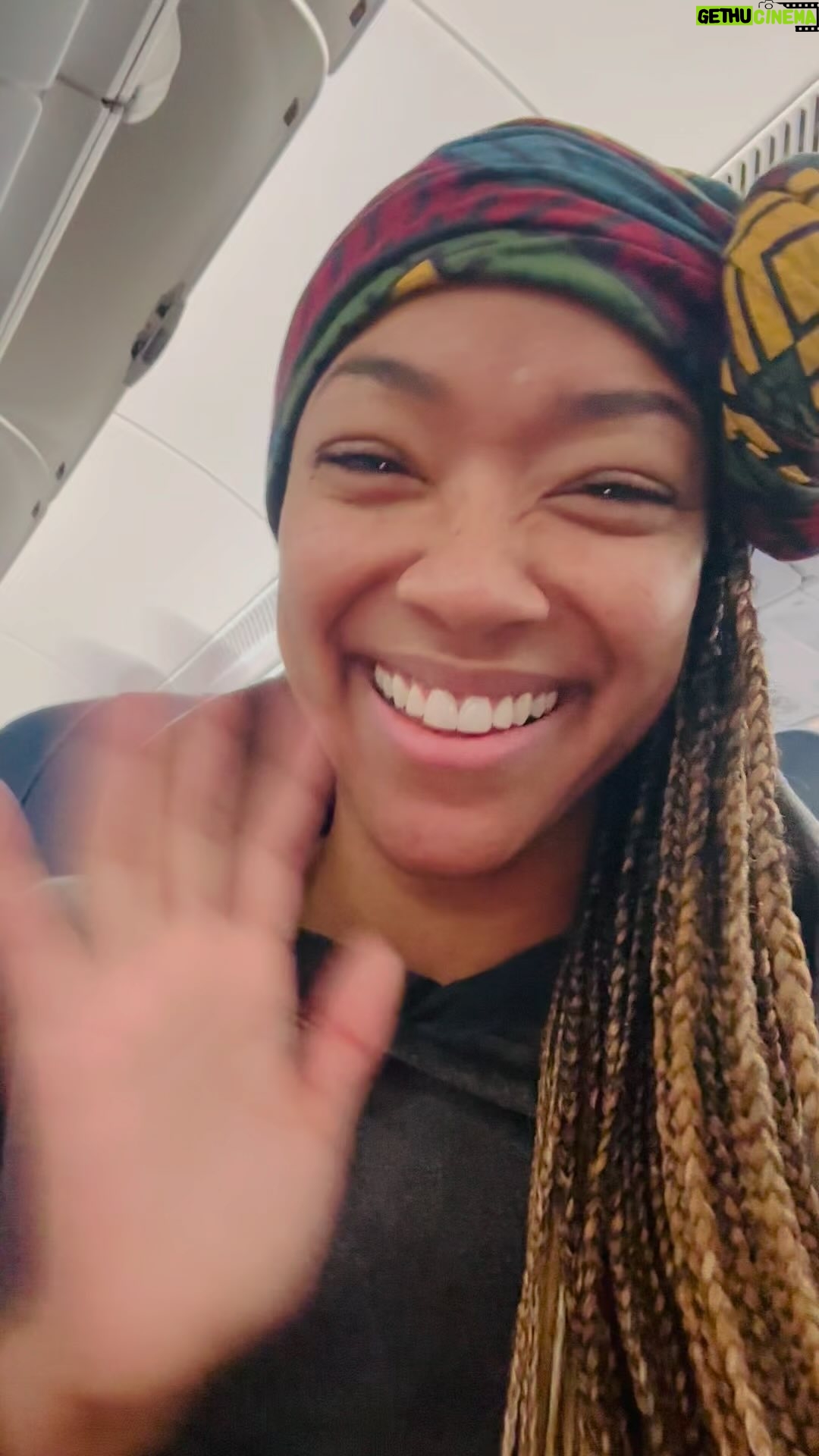 Sonequa Martin-Green Instagram - See y’all there…! 🖖🏾🫶🏾 #ParamountPlusNaCCXP #CCXP23 #StarTrekDiscovery