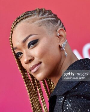Sonequa Martin-Green Instagram - 💫 SPACE JAM: A NEW LEGACY 💫
The Premiere Event
____________________________

Dress:  St. John • @stjohn
Jewelry:  D’Orazio • @doraziopr
Shoes:  YSL • @ysl
Clutch:  Lala Lexa • @lalalexa
Makeup:  @gregoryarlt
Braids:  @nik_nak_does_hair
Cut Design:  @drod30_
Styling:  @daniandemmastyle
Arm Candy:  @iamkenricgreen 
____________________________

#wow #ohwhatanight #moviepremiere #spacejamanewlegacy #july16 #thankyouYeshua