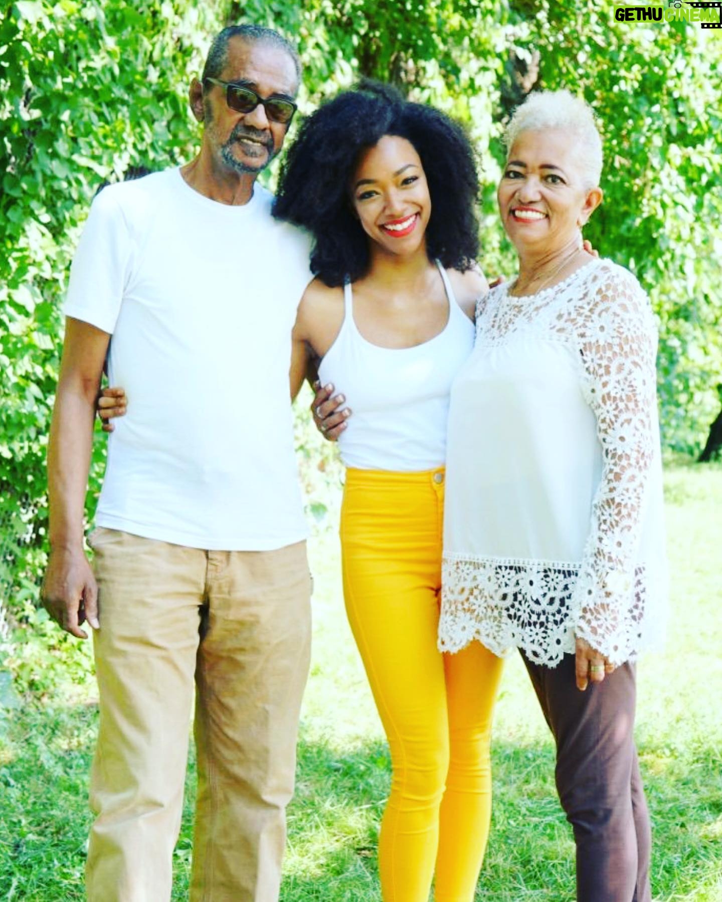 Sonequa Martin-Green Instagram - Alright y’all, we’re a week into #blackhistorymonth and I’m gonna play catch up here because I got a lot I wanna share. I’m gonna start with my own history, with these two wonderful souls who brought me into this world. Daddy’s fight with liver cancer was only 5 weeks long but it was a valiant and deeply inspiring one. Mama’s heart attack the next day took a long while to even accept as reality. There’s been cleansing and healing in the horror. I’m so proud of them. I’m proud of who they became and all they overcame and achieved, despite every single odd against them. Now more than ever, I know that real love, full acceptance, and soul-filled celebration of where I come from is where destiny truly begins. I commit to starting at the center and working my way out. ♥️ I celebrate my parents and their history that became my beginning. I’m proud to be theirs. Happy Black History Month everybody. Let’s do this. ✊🏽🖤