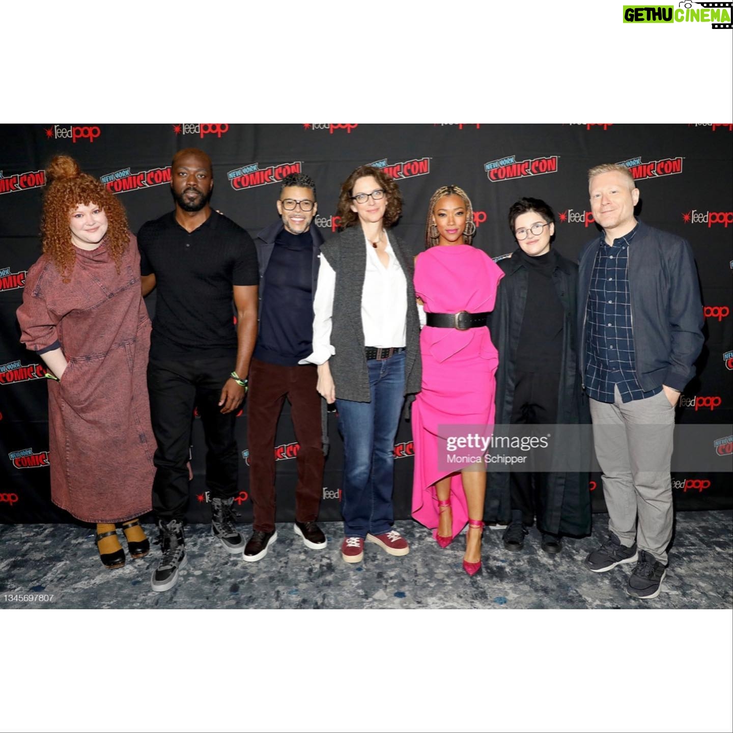 Sonequa Martin-Green Instagram - New York Comic Con. Always a good time with these lovely folks. And with Captain Burnham. 😉 Season 4 premiere of Star Trek Discovery is November 18th…! #lessssgo #startrekdiscovery #nycc