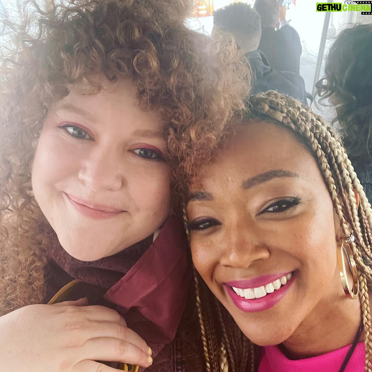 Sonequa Martin-Green Instagram - New York Comic Con. Always a good time with these lovely folks. And with Captain Burnham. 😉 Season 4 premiere of Star Trek Discovery is November 18th…! #lessssgo #startrekdiscovery #nycc