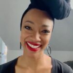 Sonequa Martin-Green Instagram - #ad LOVED getting to surprise the special STEM superstars at @girlsmoonshot with ceremonial stars named after them. Shoutout to @flvarietypacks for making it happen! 🌟