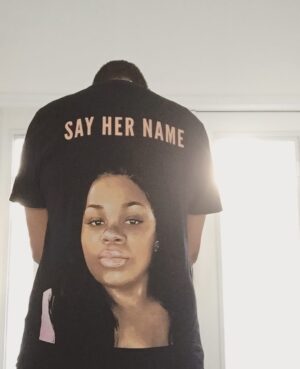 Sonequa Martin-Green Instagram - It’s been 150 days since Breonna Taylor was murdered in her home by Jonathan Mattingly, Brett Hankison, and Myles Cosgrove. Her killers have Still. Not. Been. Charged. Let’s keep going and keep demanding justice for Breonna and her family, and SAY HER NAME. Proud to stand with WNBA players in this campaign, created by @phenomenal in partnership with the Breonna Taylor Foundation, to which all profits from tees will be donated. #sayhername #blacklivesmatter  Art: @arlyn.garcia