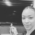 Sonequa Martin-Green Instagram - DISCO Season 4 finale, lessssgo!! 🖖🏽💫 #startrekdiscovery