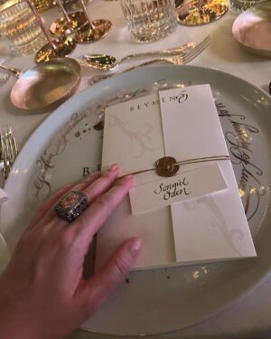 Songül Öden Instagram - #goldenopulence💫 

#davet