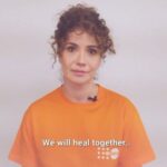 Songül Öden Instagram - “Birlikte iyileşeceğiz…" UNFPA Türkiye’nin İyi Niyet Elçileri sevgili Songül Öden, Edis Görgülü ve Hazal Kaya’nın #8Mart Dünya Kadınlar Günü mesajına kulak verin 🧡 *** “We will heal together…” Hear out the #8March International Women’s Day message of UNFPA Türkiye’s Honorary Ambassadors dear Songül Öden, Edis Görgülü and Hazal Kaya 🧡 @sngloden @edis @hazalkaya