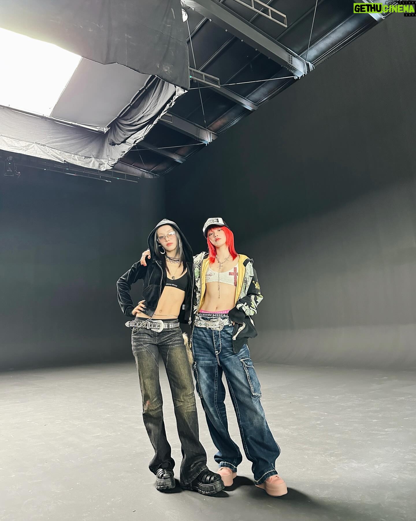 Song Yuqi Instagram - @lexieliu_ This beat!On slap! 🔥🔥🔥