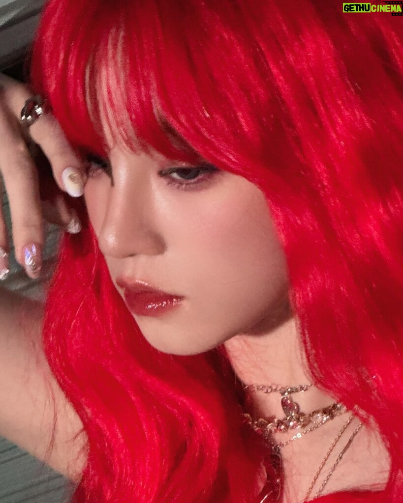 Song Yuqi Instagram - My red hair 😋
